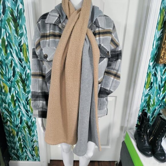 DONNI. Unisex Two-Tone Beige And Gray Soft Comfy Neck Warmer Scarf, NWT - Picture 4 of 14